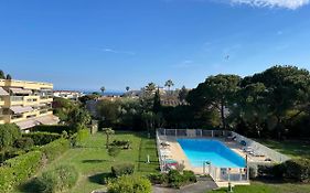Grand Studio Proche Mer Avec Piscine.